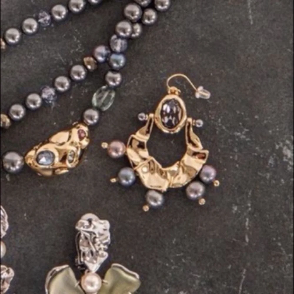 ALEXIS BITTAR • New Pearl Studded Crumpled Swinging Byzantine Drop Earrings - Picture 10 of 16